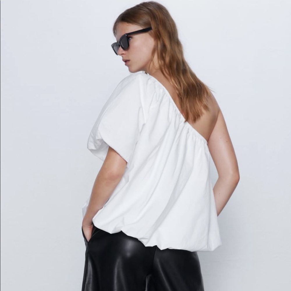Zara voluminous asymmetric white top NWT
